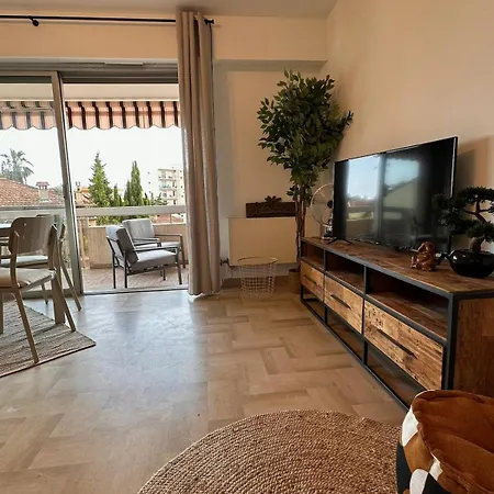 Appartamento A 200m Des Plages Grand Ouvrant Sur Très Large Terrasse *