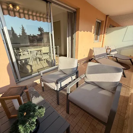 A 200m Des Plages Grand Ouvrant Sur Très Large Terrasse